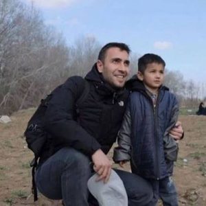 Ünlü oyuncu Ulaş Tuna Astepe, Pazarkule Sınır Kapısı’nda, sınırdan geçmeyi