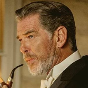 Koronavirüs nedeniyle evinde izole olan ünlü oyuncu Pierce Brosnan sosyal