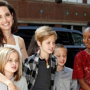 Salgın günlerinde Time dergisine yazdığı makalelerle gündeme gelen Angelina Jolie,