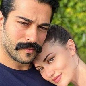 Oyuncu Fahriye Evcen, sosyal medya hesabından eşi Burak Özçivit’le karesini