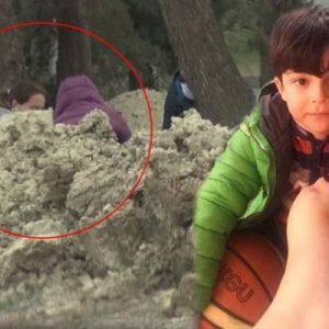 Eski manken ve sunucu Ebru Şallı oğlunun mezarını ziyaret etti.