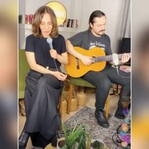 Sertab Erener, eşi Emre Kula ile Instagram üzerinden canlı konser