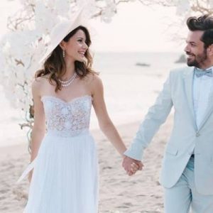 Beren Saat geçtiğimiz yıl Kenan Doğulu’nun doğum gününde “Oyun arkadaşımı