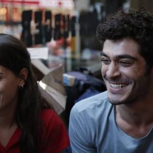 Burak Deniz, motosiklet sürücüsüne arkadan çarptı. Oyuncu Burak Deniz, aracıyla