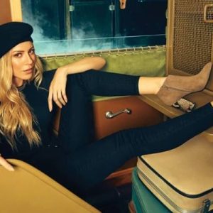 4 aylık hamile olan ve kız bebek bekleyen oyuncu Sinem