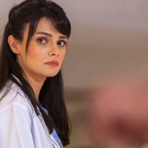 Mucize Doktor dizisinde Nazlı karakterine hayat veren ve başarılı performansıyla