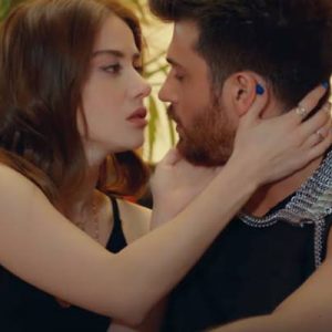 Özge Gürel ve Can Yaman’ı Dolunay dizisinden sonra tekrar bir