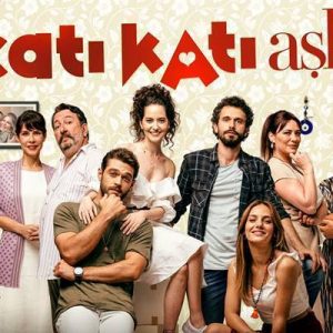 Başrollerinde Furkan Andıç, Ezgi Şenler, Yiğit Kirazcı ve Nilay Denizci’nin