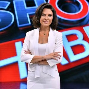 Ünlü oyuncu Damla Ersubaşı, Show TV Ana Haber Spikeri Ece