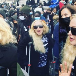 Dizinden sakatlanan Madonna protestolara koltuk değnekleriyle katıldı. Ünlü şarkıcı Madonna,