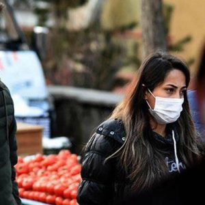 Koronavirüs tedbirleri kapsamında İstanbul’da açık alanlarda maske takmak zorunlu hale