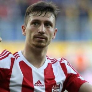 Fenerbahçe, transferde adı Galatasaray ile anılan Mert Hakan Yandaş ile