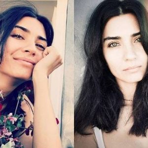 Tuba Büyüküstün’ün tabloları rekor kırıyor. Gönüllü karantina günlerinde sosyal medyadaki