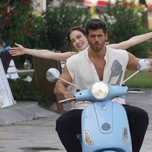 Bay Yanlış’ın bugün ekrana gelecek yeni bölümünde; Özgür ve Ezgi
