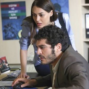 Türkiye’nin sevilen dijital platformu BluTV’nin özel yapımı ‘Yarım Kalan Aşklar’ın