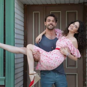 Perşembe akşamı yeni bölümü ile ekrana gelecek Yeşilçam filmi tadındaki