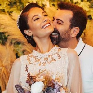 Ünlü oyuncu Emre Karayel nişanlanarak evlilik yolunda ilk adımı attı.