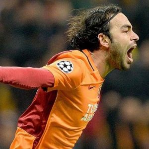 Futbola 1999 yılında Hatay’ın Karaağaçspor takımında başlayan Selçuk İnan, 1