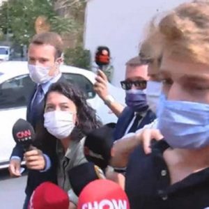 İstanbul Arnavutköy’de çakarlı aracıyla trafikte tartıştığı aracın önünü kesip sürücüsünü