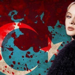 İsveç TV4 televizyonuna açıklamalarda bulunan Zara Larsson, Çin’in Doğu Türkistan