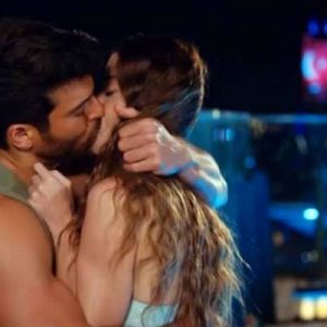 FOX TV’nin romantik komedi dizisi Bay Yanlış bir haftalık aranın
