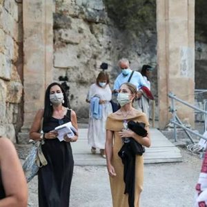 Yunanistan Vatandaşı Koruma Bakan Yardımcısı Nikos Hardalias ve Sağlık Bakanlığı