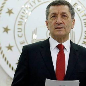 Öğrencilerin ara tatille ilgili sorusunu cevaplayan Milli Eğitim Bakanı Ziya