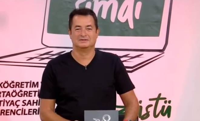 Ünlü televizyoncu Acun Ilıcalı, uzaktan eğitim sürecinde evlerinde bilgisayar ya