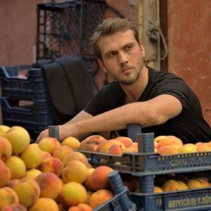 Ay Yapım imzalı, Show TV’de ekranlara gelen fenomen dizi ‘Çukur’