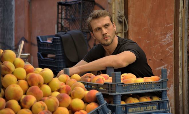 Ay Yapım imzalı, Show TV’de ekranlara gelen fenomen dizi ‘Çukur’