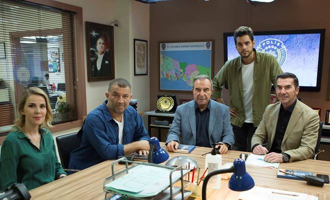 Kanal D’nin ekrana geldiği günden bu yana ilgiyle izlenen, güçlü