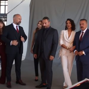 Halit Ergenç’in İrfan karakteriyle izleyiciyle buluştuğu, başrollerinde Aslı Enver, Birce