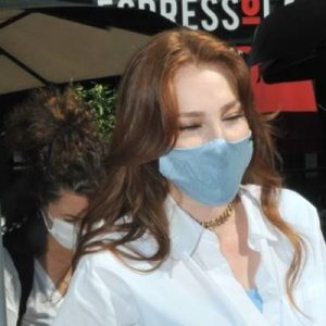 Güzel oyuncu Elçin Sangu, önceki gün Vadistanbul’da görüntülendi. Öğle saatlerinde