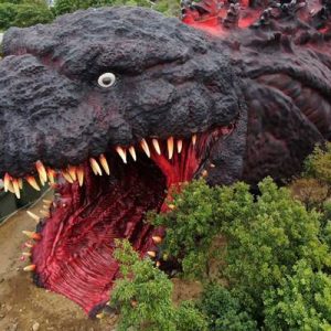 Godzilla parkı Japonya’da açılıyor. Parkta yer alan dev Godzilla heykeli