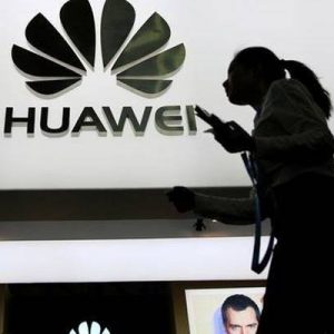 Küresel akıllı telefon pazarında yer alan firmalar arasında kıyasıya bir
