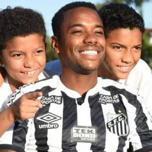 Geçen sezon Başakşehir formasıyla Süper Lig’de şampiyonluk sevinci yaşayan Robinho,