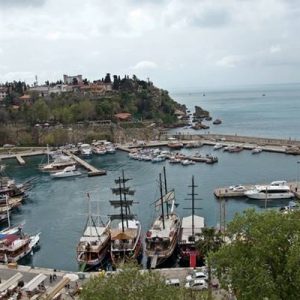 23 yıl önce özelleştirilen Antalya Limanı’nın Katarlılara satış işlemi tamamlandı.