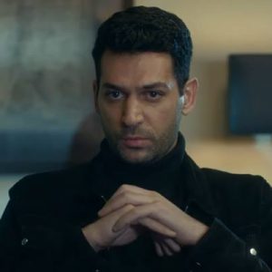 Show TV’nin Cuma akşamları ekrana gelen başrollerinde Murat Yıldırım, Esra