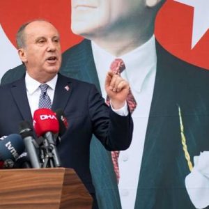 Memleket Hareketi’ni kuran ve yeni partiyle devam etme kararı alan