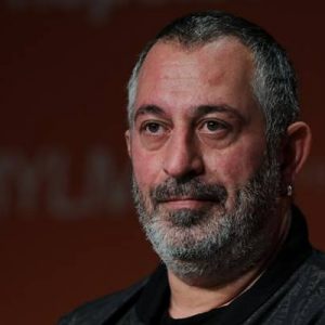 Cem Yılmaz, 15 gün içerisinde 45 NFT sattı. Yılmaz’ın satışlardan
