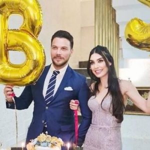 Bir dargın bir barışık yaşadıkları aşkla sık sık gündeme gelen