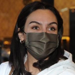 Son olarak Babil dizinde İlayda karakteri ile izleyici karşına çıkan