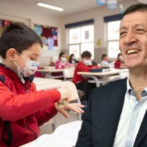 Milli Eğitim Bakanı Ziya Selçuk, sosyal medya hesabından yaptığı açıklamada