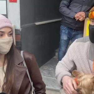 Sen Çal Kapımı dizisinin başrol oyuncuları Kerem Bürsin ve Hande
