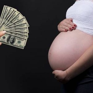Taşıyıcı annelik, kendi çocuğunu rahminde taşıması açısından tıbbi veya fizyolojik