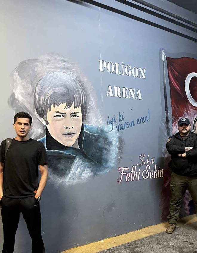 Ismail Hacioglu Kesisme Iyi Ki Varsin Eren Filmi Icin Silah Egitimi Aliyor