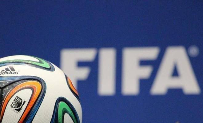 FIFA, Rusya’da maç oynanmayacağını, karşılaşmalarda Rusya bayrağı ve marşının kullanılmayacağını