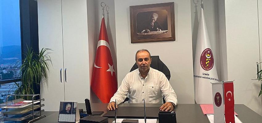 Damar yolu girerken bir hemşire, operasyona hazırlanırken anestezist, ameliyathanede bir
