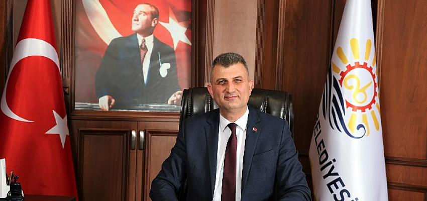 Gölcük Belediye Başkanı Ali Yıldırım Sezer, 1 Mayıs Emek ve