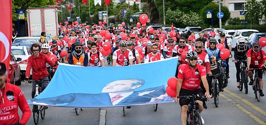 Kadıköy’de 19 Mayıs Atatürk’ü Anma, Gençlik ve Spor Bayramı’nın 103’üncü